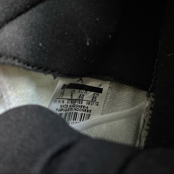 Air Jordan 11 Retro. Size 7Y. Gently worn. No box. - Picture 5 of 5